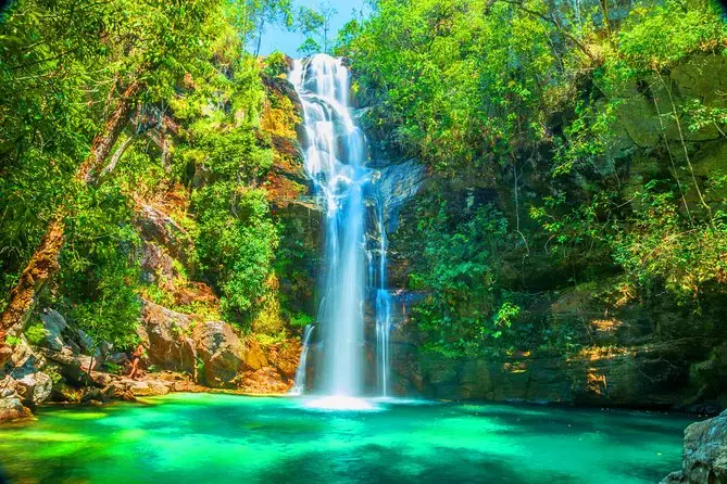 Cachoeira na Chapada dos Veadeiros, um dos cartões-postais da região. Fonte: Pexels.